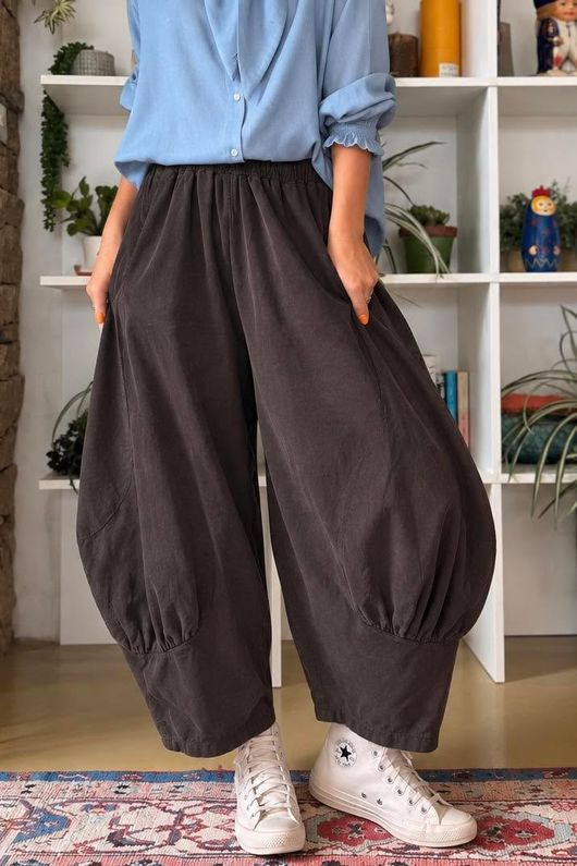 Bateau Needlecord Classic Quirky Tapered Barrel Pant Coffee Bean